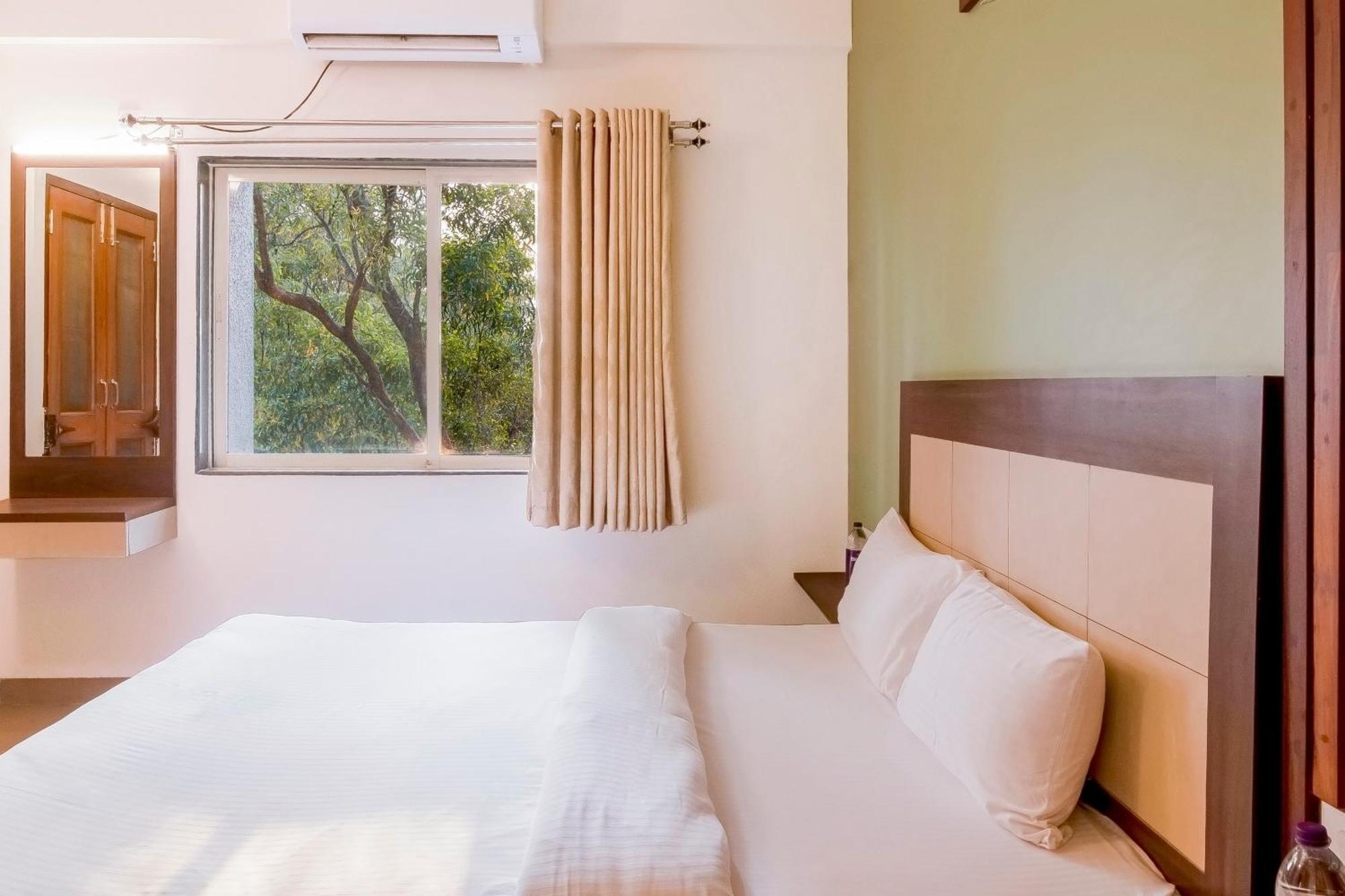 Hotel Sterling Stolen Heaven Lonavala Camera foto