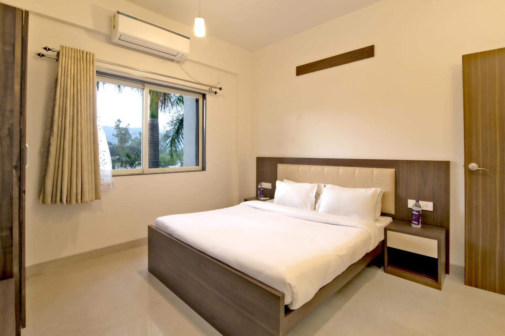 Hotel Sterling Stolen Heaven Lonavala Camera foto